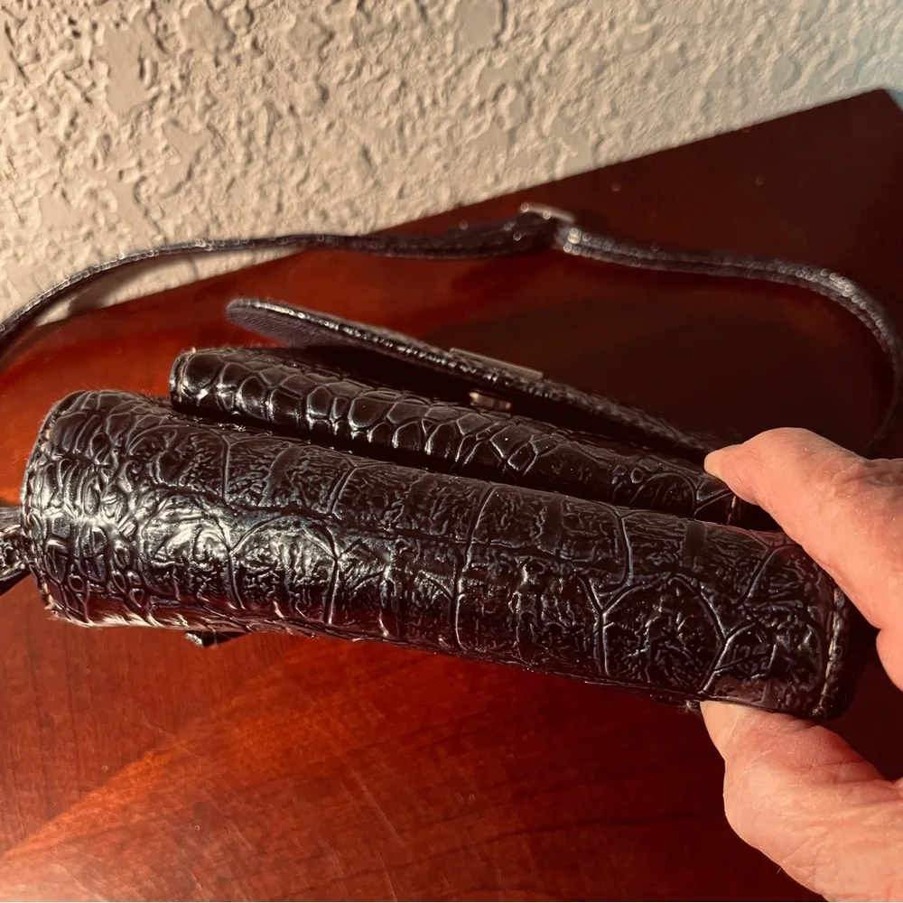 Koltov Black Crocodile Embossed Shoulder Bag - Picture 3 of 11